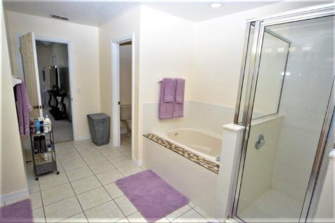 House in Winter Garden, Florida 5 bedrooms, 361.11 sq.m. № 575926 - photo 25