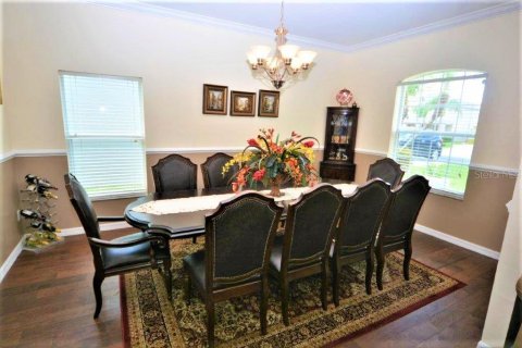 House in Winter Garden, Florida 5 bedrooms, 361.11 sq.m. № 575926 - photo 13