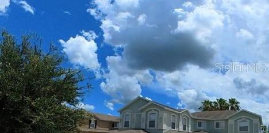 House in Winter Garden, Florida 5 bedrooms, 361.11 sq.m. № 575926