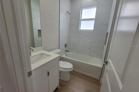 House in North Port, Florida 3 bedrooms, 138.98 sq.m. № 1881121 - photo 23