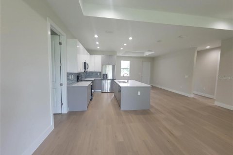 House in North Port, Florida 3 bedrooms, 138.98 sq.m. № 1881121 - photo 11