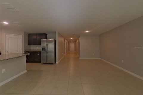 Casa en alquiler en Mascotte, Florida, 5 dormitorios, 180.6 m2 № 1911546 - foto 3