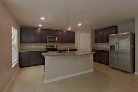 Casa en alquiler en Mascotte, Florida, 5 dormitorios, 180.6 m2 № 1911546 - foto 4