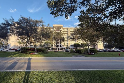 Condominio en venta en Pompano Beach, Florida, 2 dormitorios, 102.19 m2 № 1993415 - foto 1