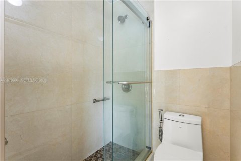 Купить таунхаус в Майами, Флорида 3 спальни, 161.37м2, № 2043399 - фото 21