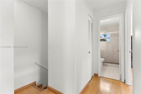 Купить таунхаус в Майами, Флорида 3 спальни, 161.37м2, № 2043399 - фото 16