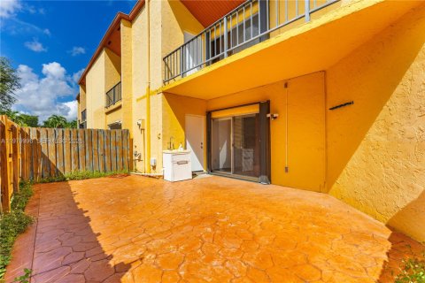 Купить таунхаус в Майами, Флорида 3 спальни, 161.37м2, № 2043399 - фото 28