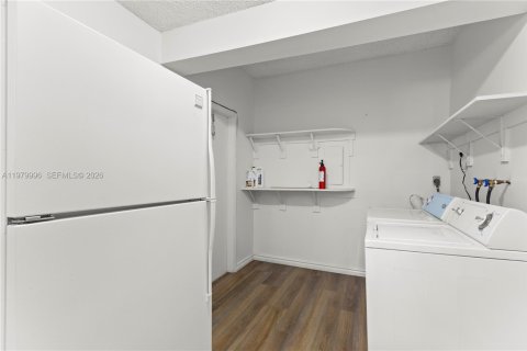 Купить таунхаус в Майами, Флорида 3 спальни, 161.37м2, № 2043399 - фото 13