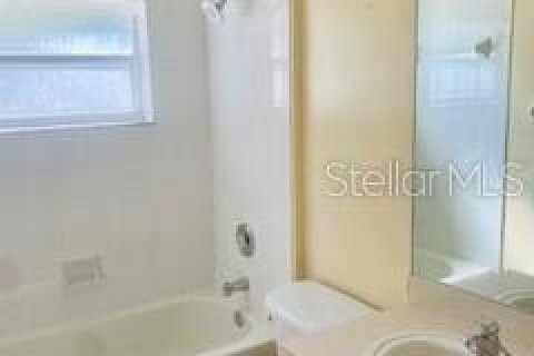 Villa ou maison à louer à Zephyrhills, Floride: 3 chambres, 142.05 m2 № 2097950 - photo 8