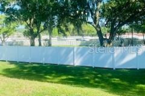 Villa ou maison à louer à Zephyrhills, Floride: 3 chambres, 142.05 m2 № 2097950 - photo 15