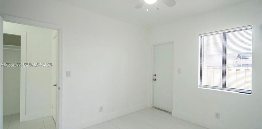 Apartment in Miami Beach, Florida 1 bedroom, 250.09 sq.m. № 2088170