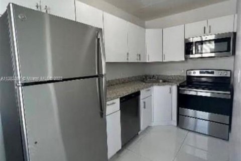 Apartment in Miami Beach, Florida 1 bedroom, 250.09 sq.m. № 2088170 - photo 6