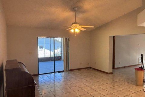 House in Deltona, Florida 3 bedrooms, 146.6 sq.m. № 2377815 - photo 7