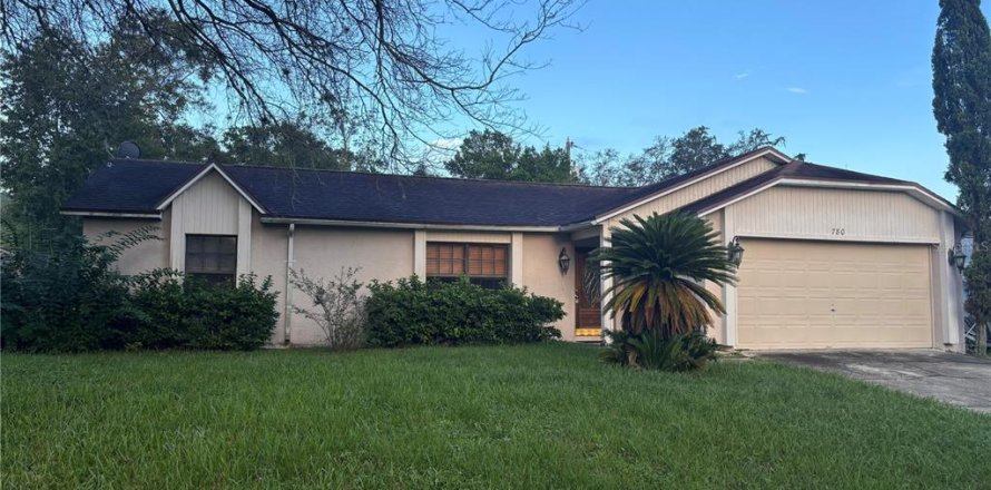 House in Deltona, Florida 3 bedrooms, 146.6 sq.m. № 2377815