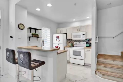 Adosado en alquiler en Kissimmee, Florida, 4 dormitorios, 136.57 m2 № 1736816 - foto 2