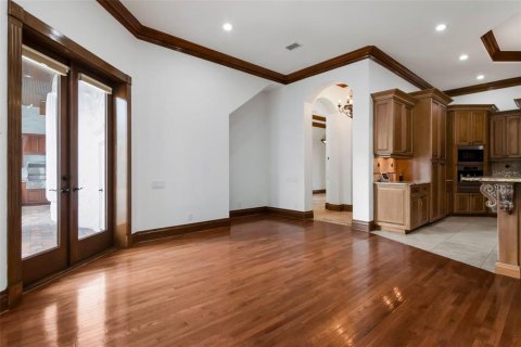 House in Tampa, Florida 5 bedrooms, 580.08 sq.m. № 2277035 - photo 20