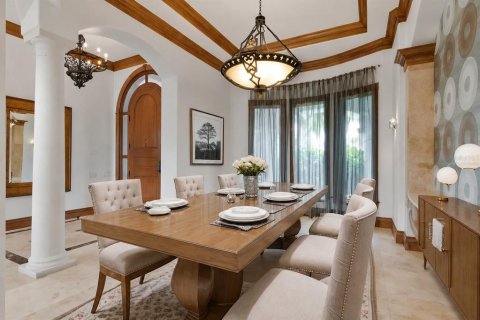 House in Tampa, Florida 5 bedrooms, 580.08 sq.m. № 2277035 - photo 5