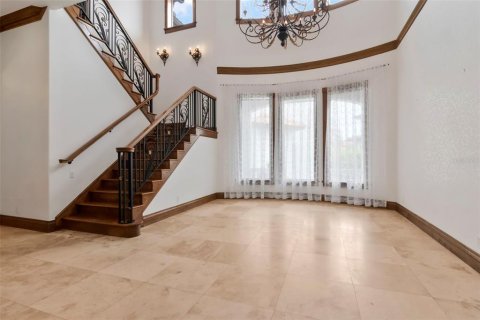 House in Tampa, Florida 5 bedrooms, 580.08 sq.m. № 2277035 - photo 7