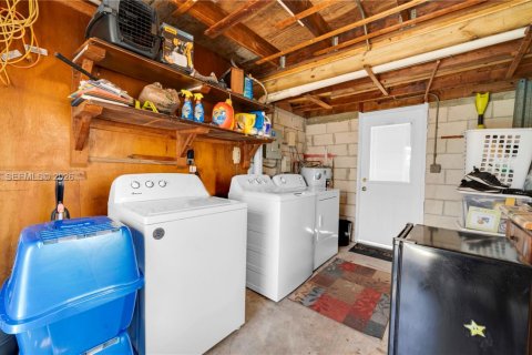 Villa ou maison à vendre à Hollywood, Floride: 3 chambres, 100.98 m2 № 2027044 - photo 29