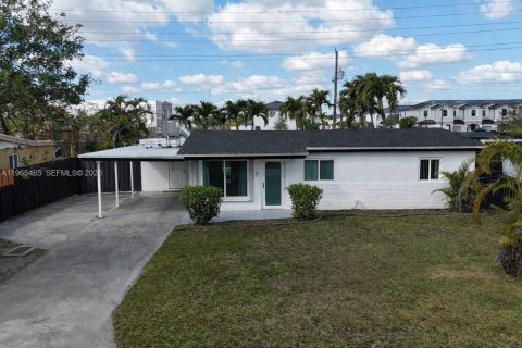 Villa ou maison à Hollywood, Floride 3 chambres, 100.98 m2 № 2027044
