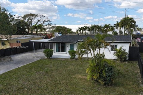 Villa ou maison à vendre à Hollywood, Floride: 3 chambres, 100.98 m2 № 2027044 - photo 3