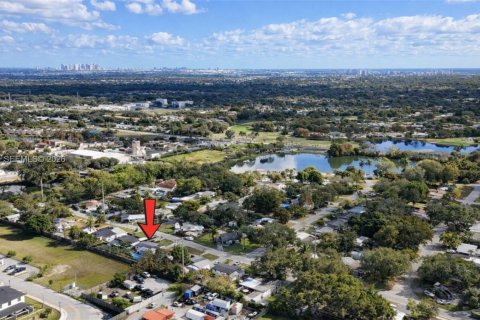 Villa ou maison à vendre à Hollywood, Floride: 3 chambres, 100.98 m2 № 2027044 - photo 6