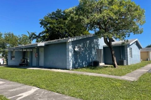 Купить коммерческую недвижимость в Форт-Лодердейл, Флорида 242.66м2, № 2006918 - фото 2