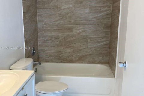 Купить коммерческую недвижимость в Форт-Лодердейл, Флорида 242.66м2, № 2006918 - фото 19