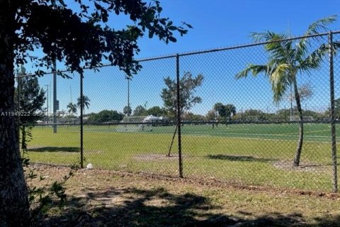 Купить коммерческую недвижимость в Форт-Лодердейл, Флорида 242.66м2, № 2006918 - фото 11