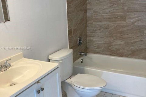 Купить коммерческую недвижимость в Форт-Лодердейл, Флорида 242.66м2, № 2006918 - фото 20