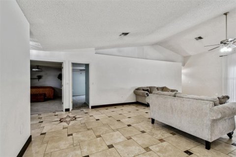 House in Lakeland, Florida 4 bedrooms, 238.94 sq.m. № 1915869 - photo 11