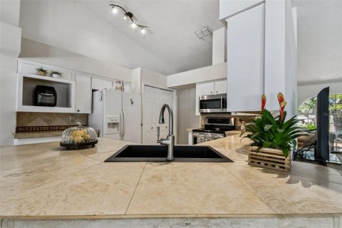 House in Lakeland, Florida 4 bedrooms, 238.94 sq.m. № 1915869 - photo 16