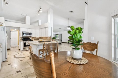 House in Lakeland, Florida 4 bedrooms, 238.94 sq.m. № 1915869 - photo 24