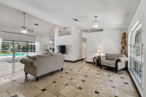 House in Lakeland, Florida 4 bedrooms, 238.94 sq.m. № 1915869 - photo 8