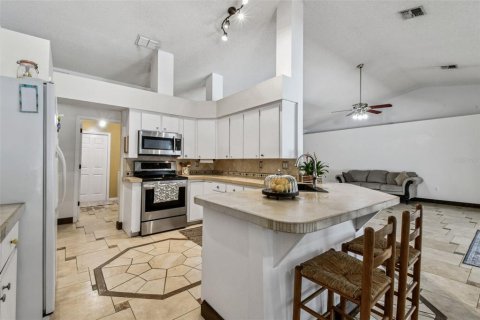 House in Lakeland, Florida 4 bedrooms, 238.94 sq.m. № 1915869 - photo 17