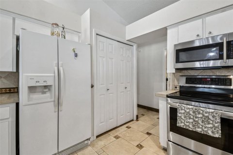 House in Lakeland, Florida 4 bedrooms, 238.94 sq.m. № 1915869 - photo 20