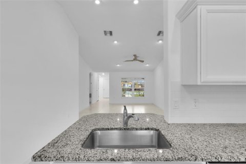 Appartement à louer à Palm Coast, Floride: 4 chambres, 185.34 m2 № 2166456 - photo 11