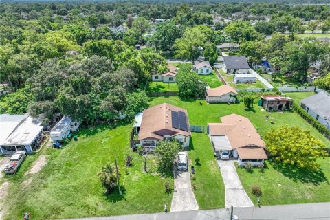House in Orlando, Florida 3 bedrooms, 138.05 sq.m. № 2308442 - photo 21