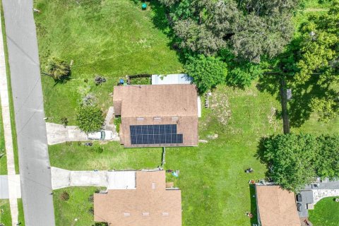 House in Orlando, Florida 3 bedrooms, 138.05 sq.m. № 2308442 - photo 9