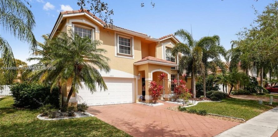 House in Sunrise, Florida 4 bedrooms, 240.25 sq.m. № 1701014