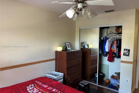 House in Sunrise, Florida 4 bedrooms, 240.25 sq.m. № 1701014 - photo 24