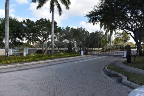 House in Sunrise, Florida 4 bedrooms, 240.25 sq.m. № 1701014 - photo 14