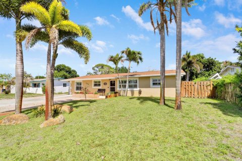 House in Jupiter, Florida 3 bedrooms, 187.48 sq.m. № 2270485