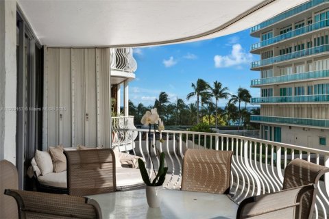 Copropriété à vendre à Bal Harbour, Floride: 2 chambres, 234.58 m2 № 1954359 - photo 16