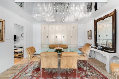 Copropriété à vendre à Bal Harbour, Floride: 2 chambres, 234.58 m2 № 1954359 - photo 4