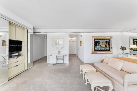 Copropriété à vendre à Bal Harbour, Floride: 2 chambres, 234.58 m2 № 1954359 - photo 9