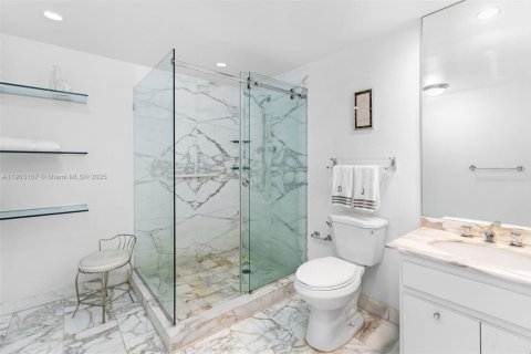 Copropriété à vendre à Bal Harbour, Floride: 2 chambres, 234.58 m2 № 1954359 - photo 14