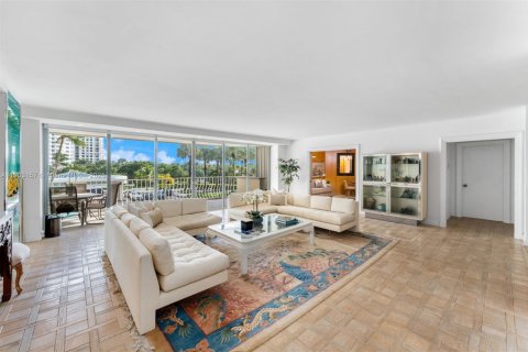 Copropriété à vendre à Bal Harbour, Floride: 2 chambres, 234.58 m2 № 1954359 - photo 1