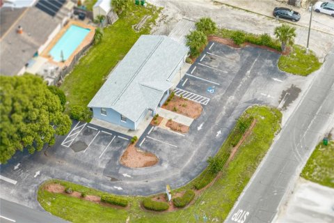 Commercial property in Zephyrhills, Florida 129.32 sq.m. № 2384106 - photo 23