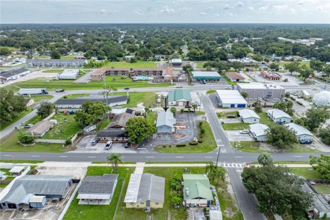 Commercial property in Zephyrhills, Florida 129.32 sq.m. № 2384106 - photo 25